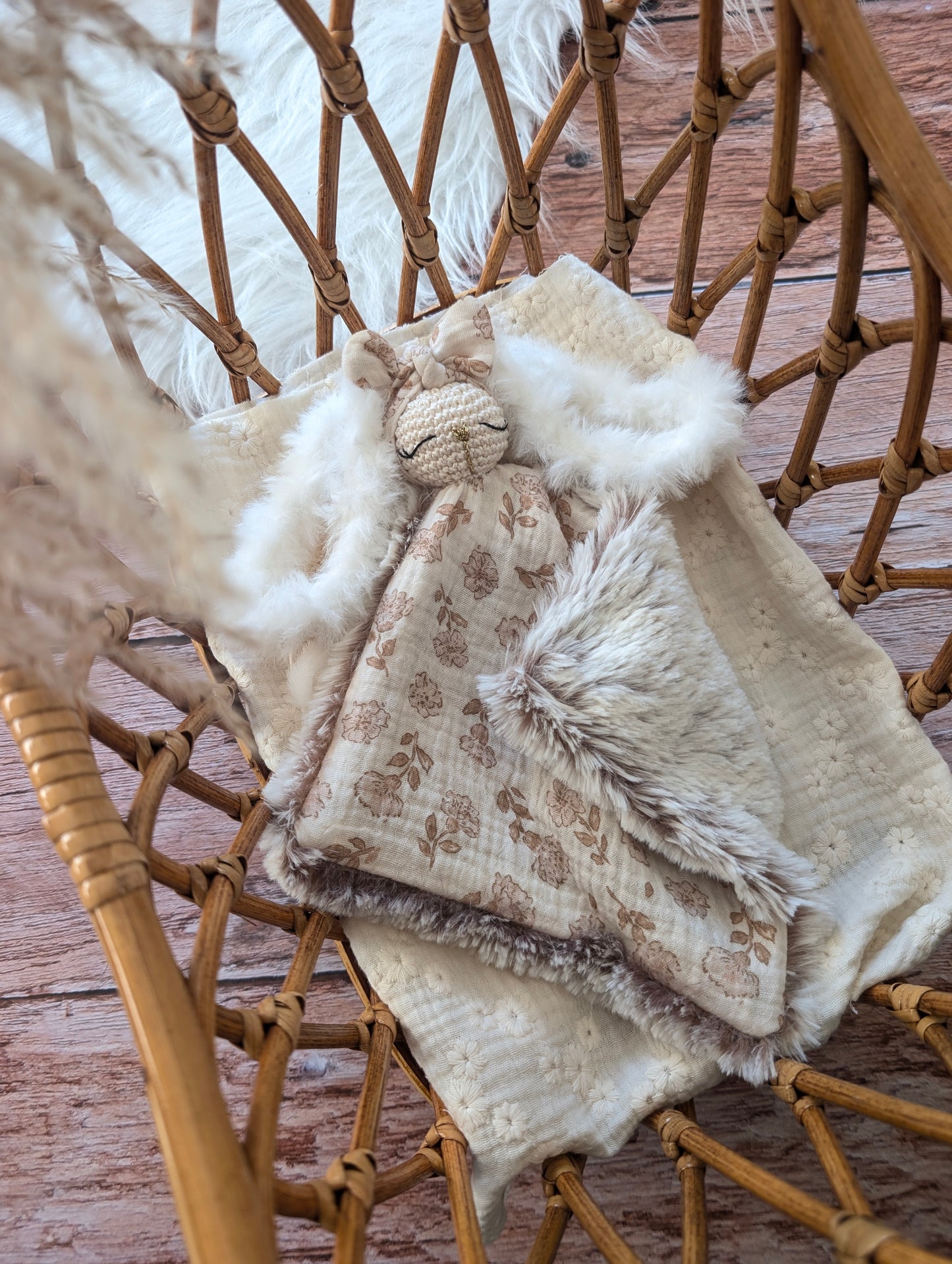 Mini doudou lapin personnalisable Romy