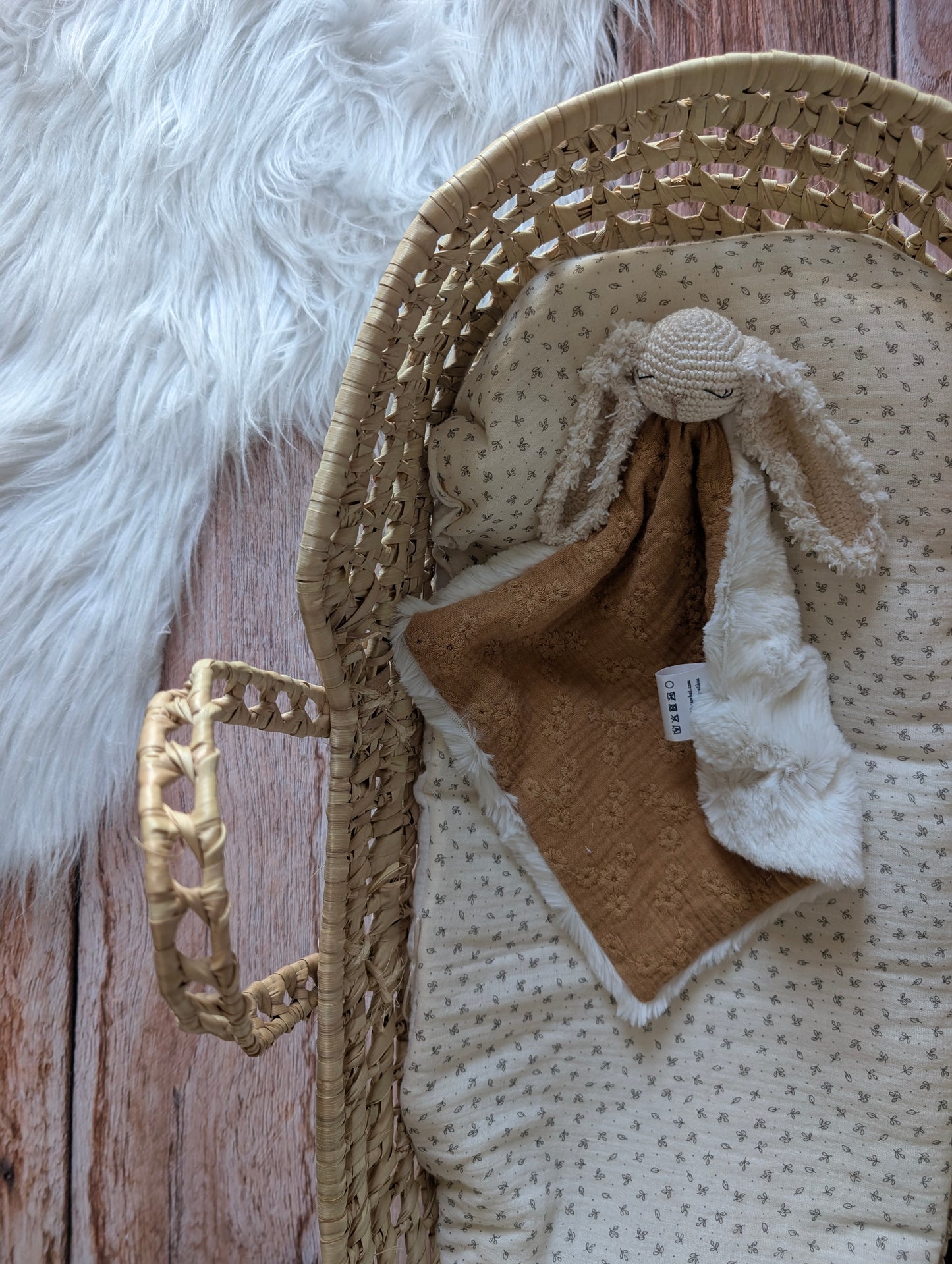 Doudou lapin Paul – Pièce unique en stock