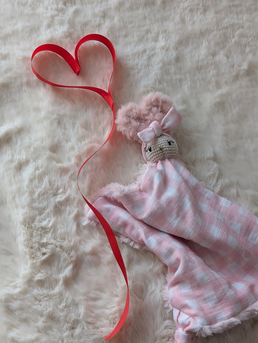Doudou lapin Eléa vichy coeur rose – Mon premier amour
