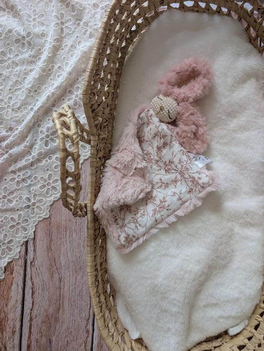 Mini doudou lapin : Elena Lange (en stock)
