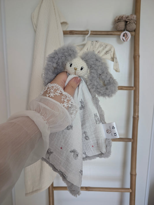 Doudou lapin Simon – Pièce unique en stock